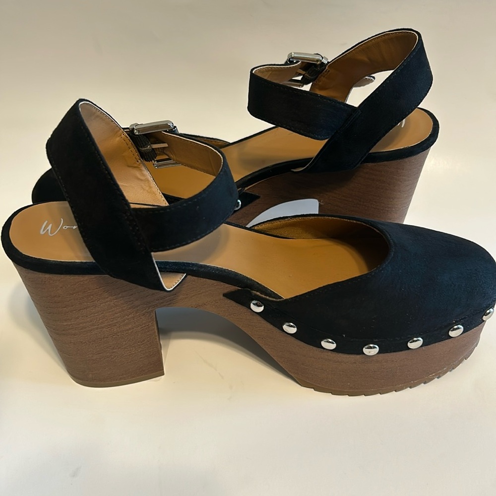 Wonderly Black Platform Heels